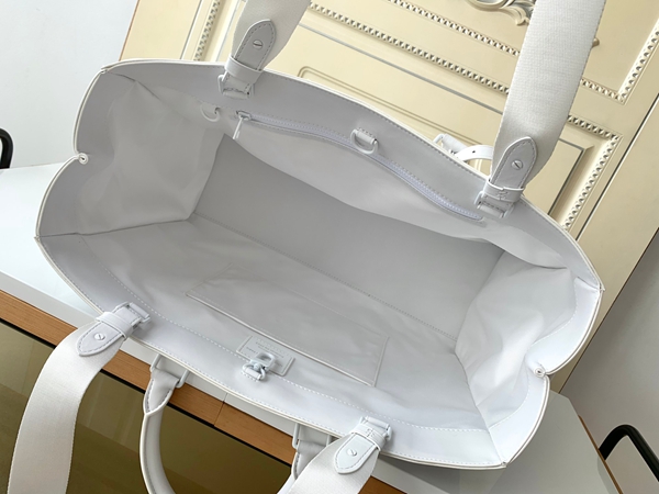 ルイヴィトンバッグ着用イメージ
